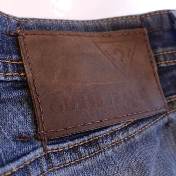 GUESS Vermont Slim Custom Cut Off Denim Shorts Distressed Dark Wash Jean - Picture 10 of 14